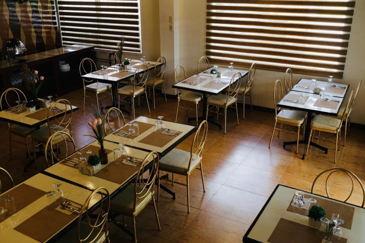 Amalfi718 Hotel Lipa City Buitenkant foto