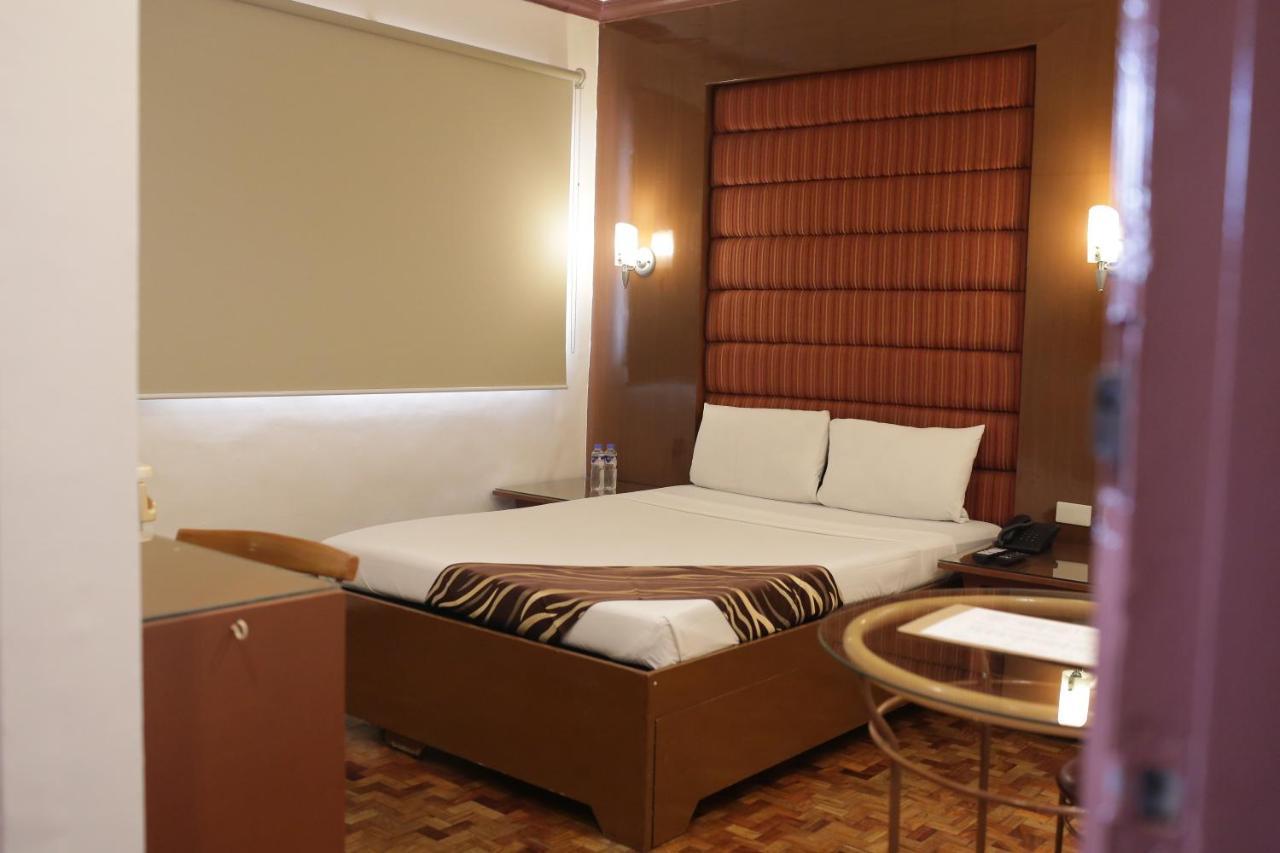 Amalfi718 Hotel Lipa City Buitenkant foto
