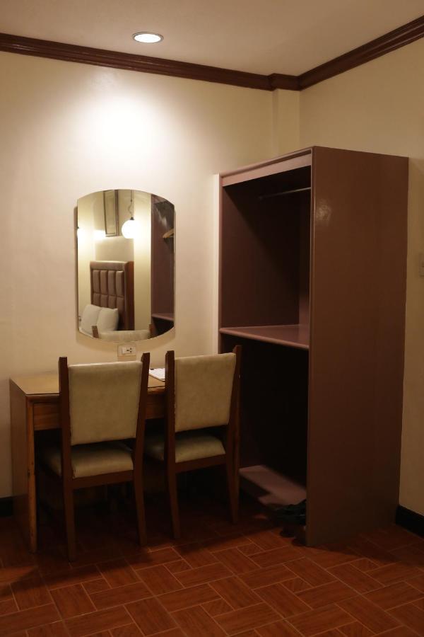 Amalfi718 Hotel Lipa City Buitenkant foto