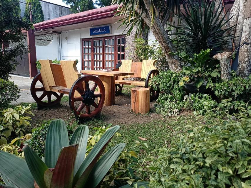 Amalfi718 Hotel Lipa City Buitenkant foto